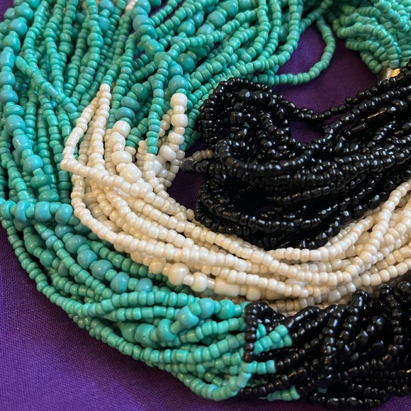 Turquoise, black, and white beaded necklace - Picture 5 of 5
